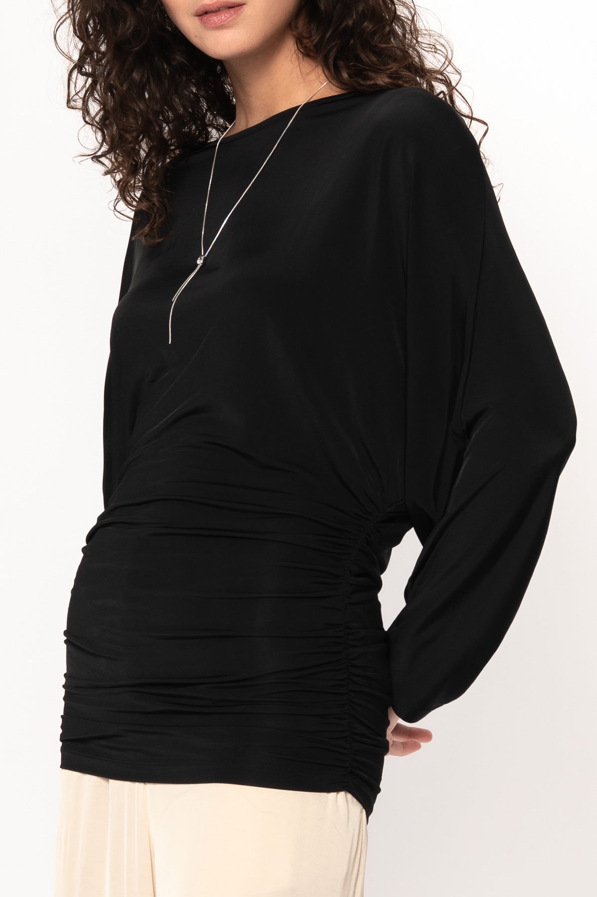 VIVEH Abelia top in Black – side view
