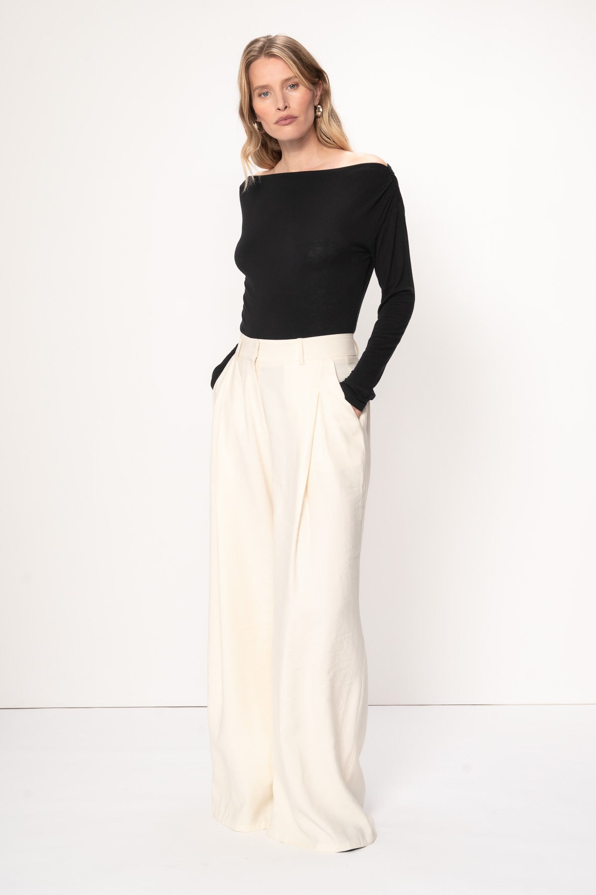 VIVEH Eris top in Black – long-sleeve wide neckline top – front view