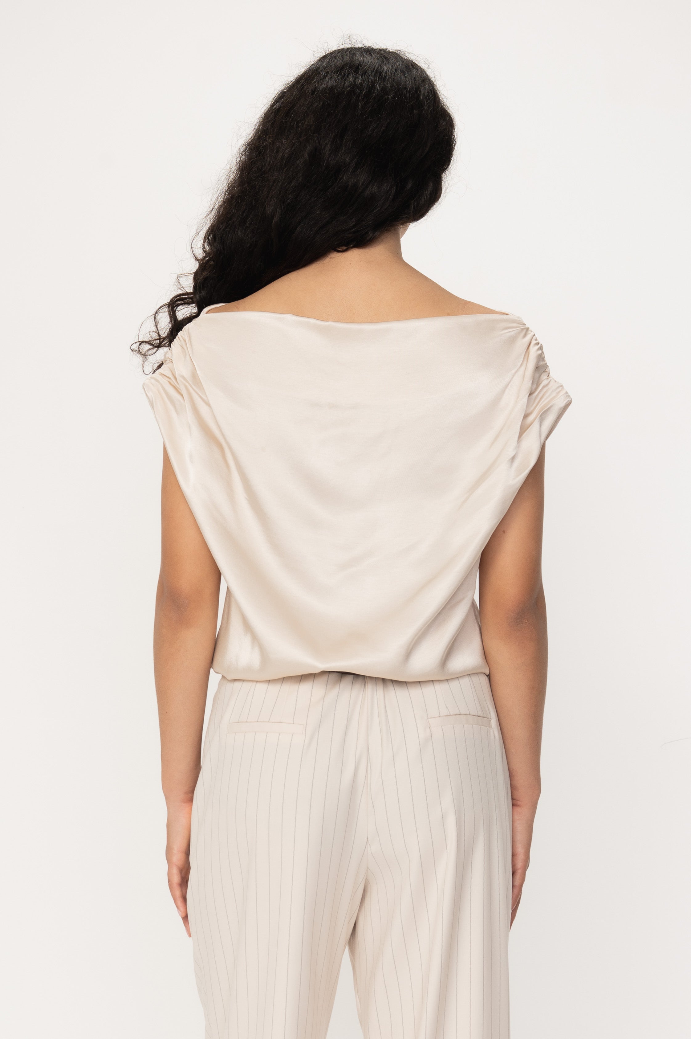 VIVEH Adhara top in Champagne – side view