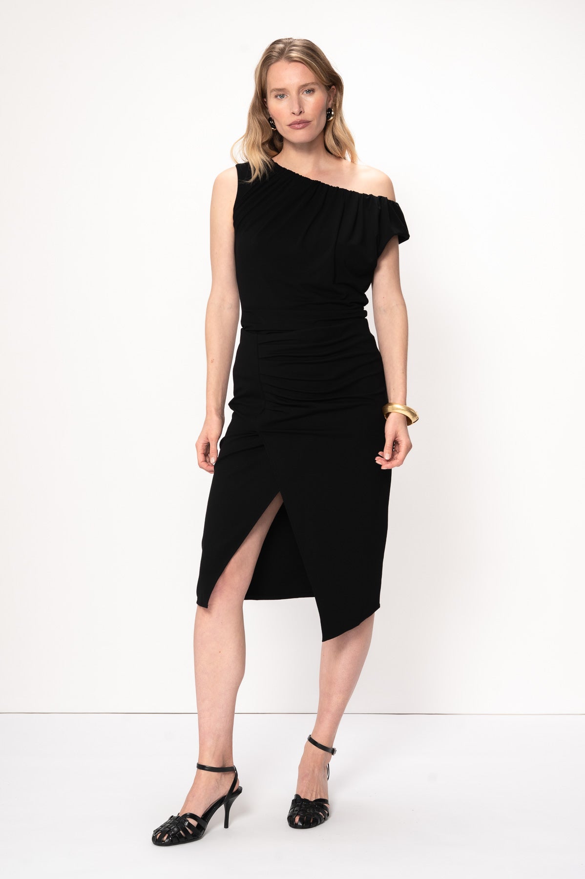 VIVEH Hadar skirt in Black – back view