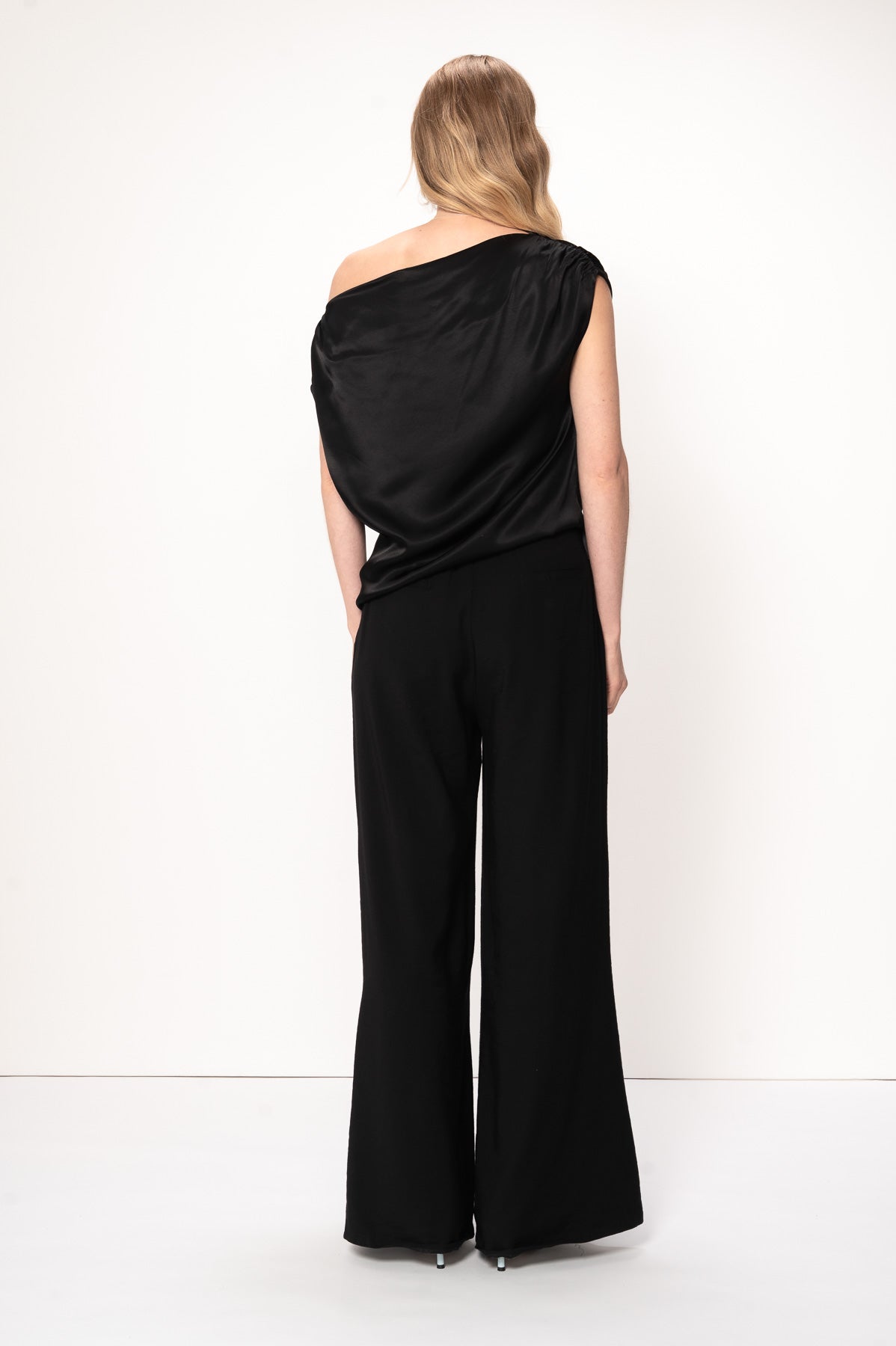 VIVEH Adhara top in Black – styled view