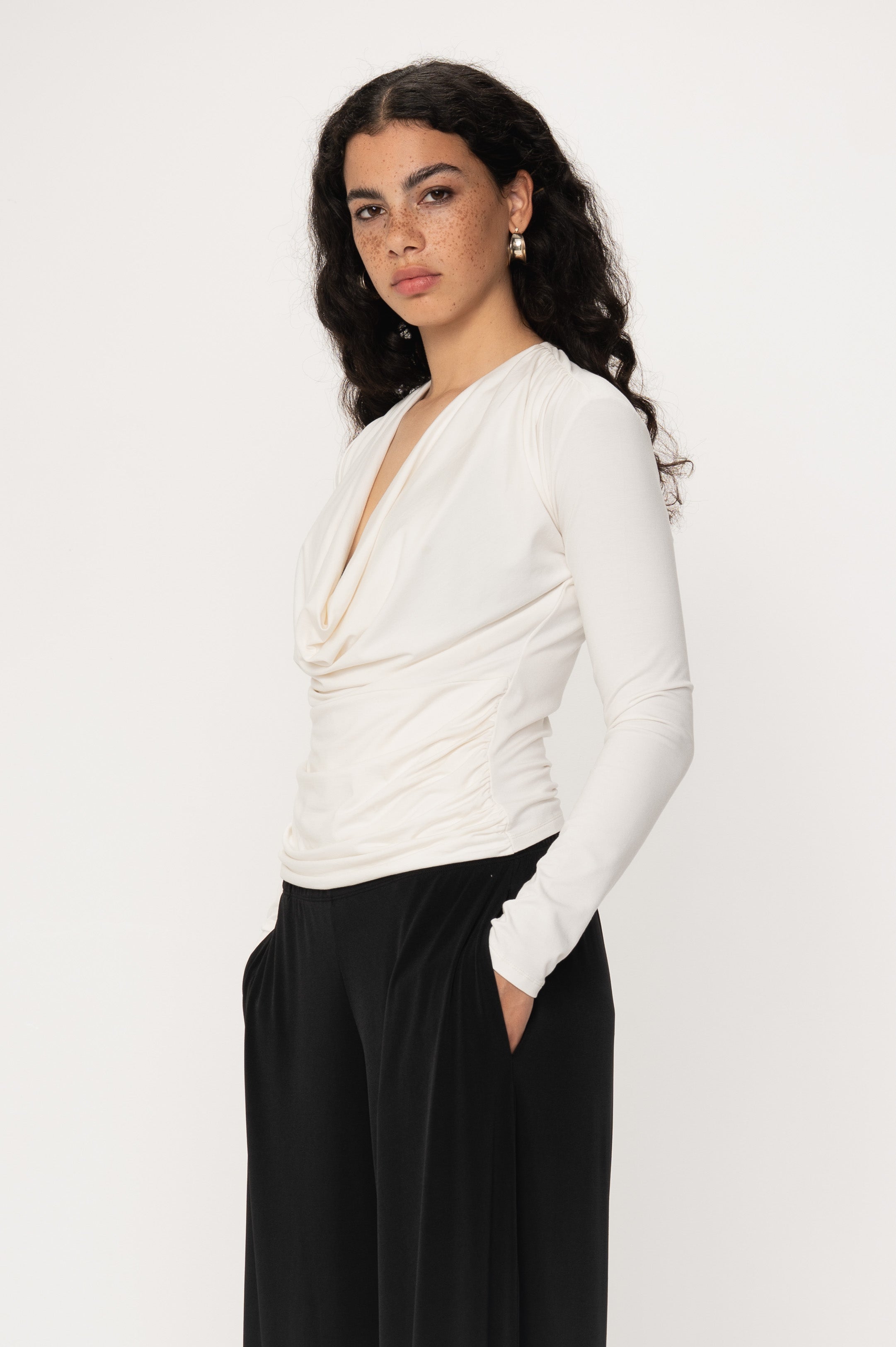 VIVEH Aludra top in Coconut Milk – side view