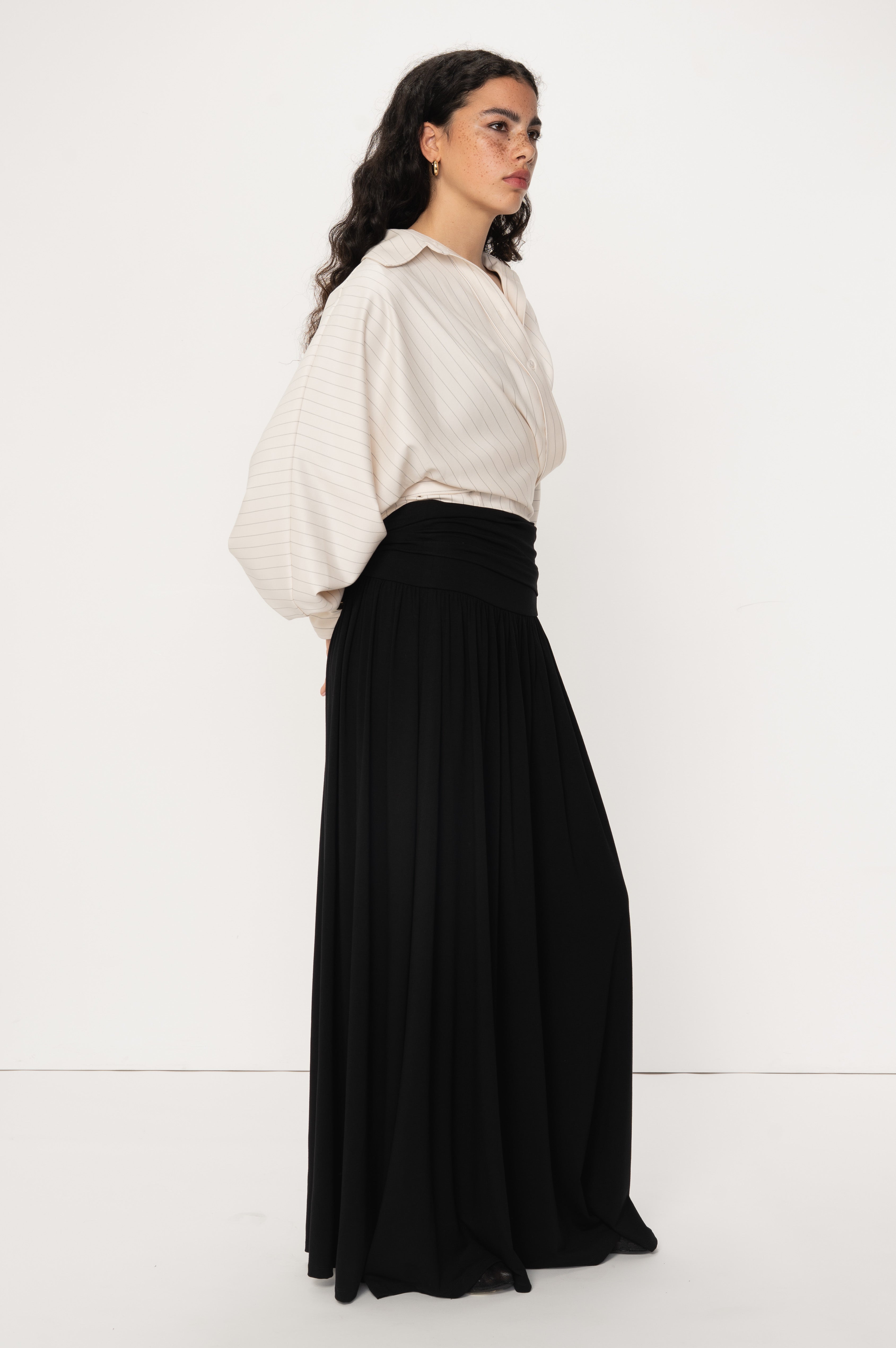VIVEH Navi top in Coconut milk Pinstripe – side view