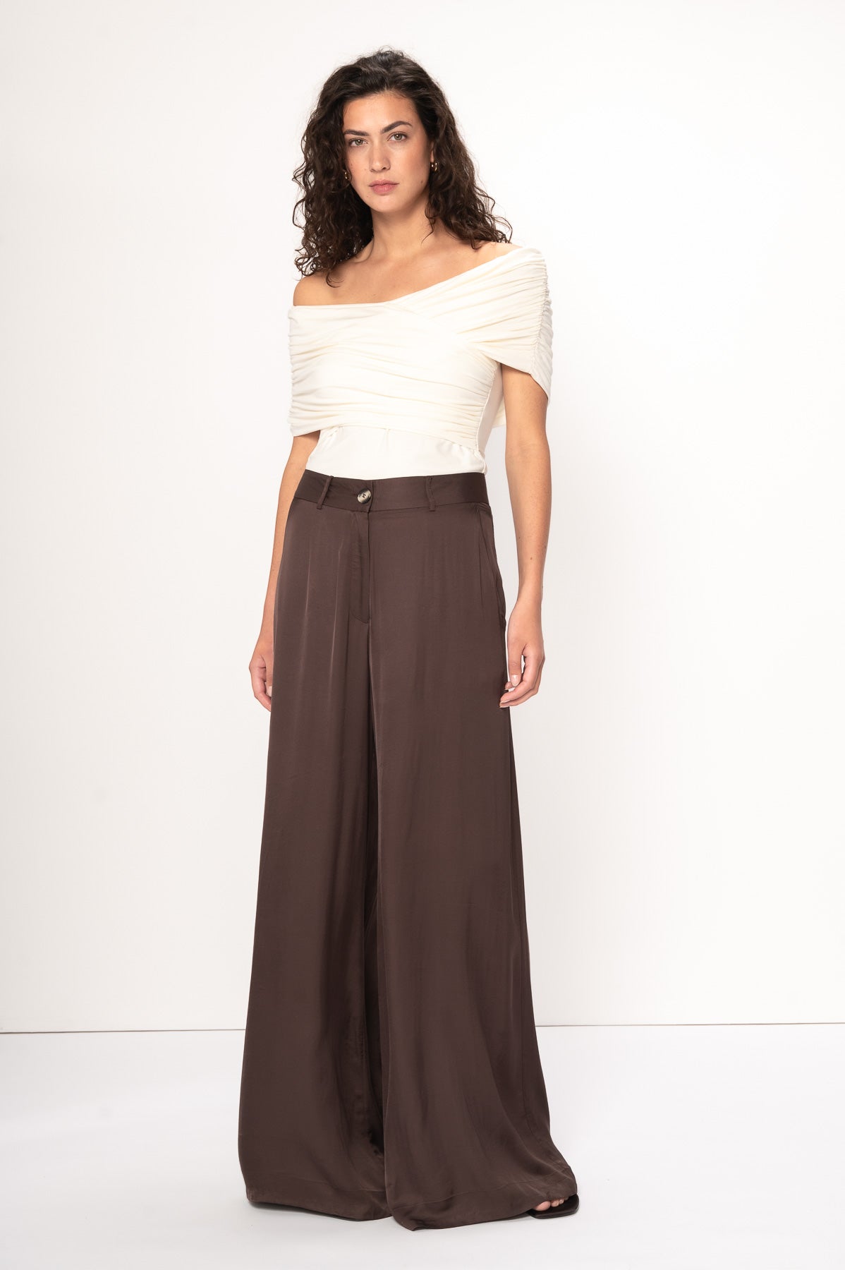VIVEH Giada top in Coconut Milk – detail view