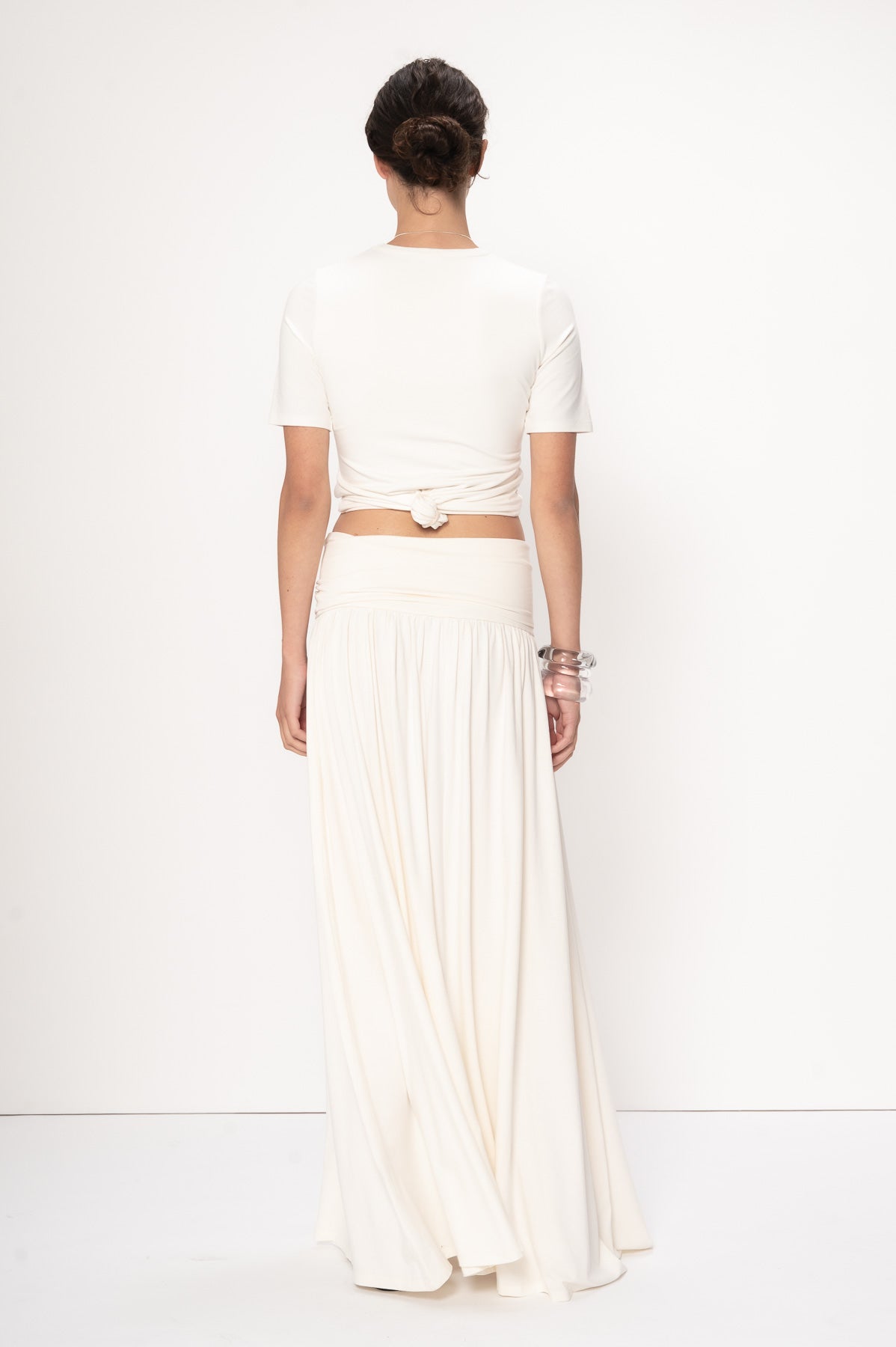 VIVEH Petunia skirt in Black – side view