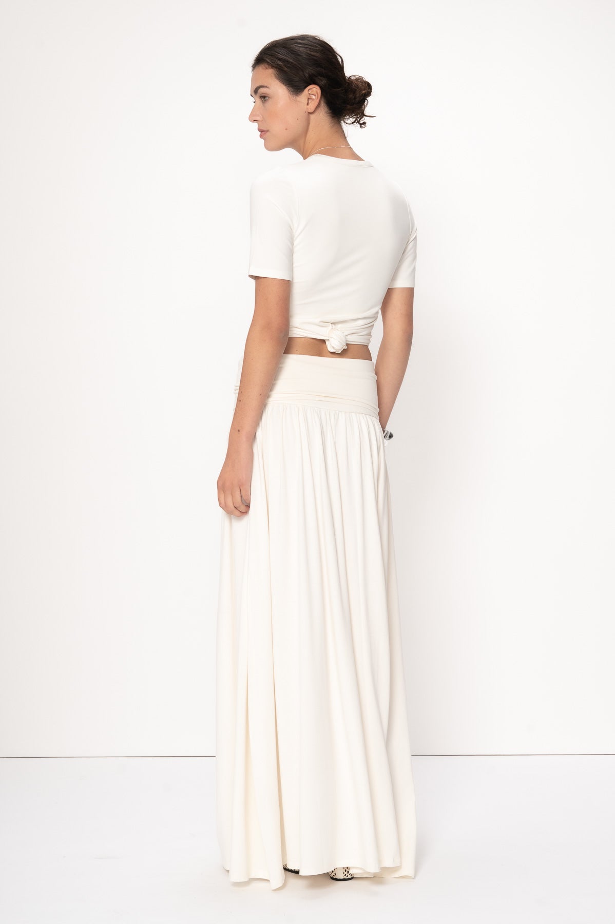 VIVEH Petunia skirt in Black – detail view